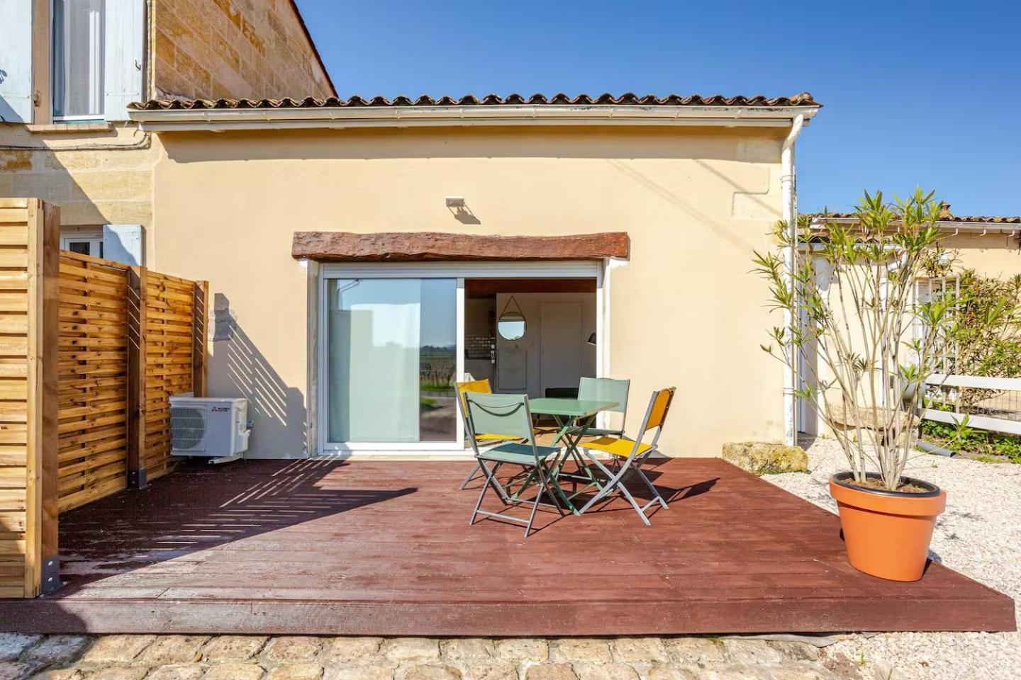 Guesthouse Les Maurins Saint-Sulpice-de-Faleyrens Exterior photo